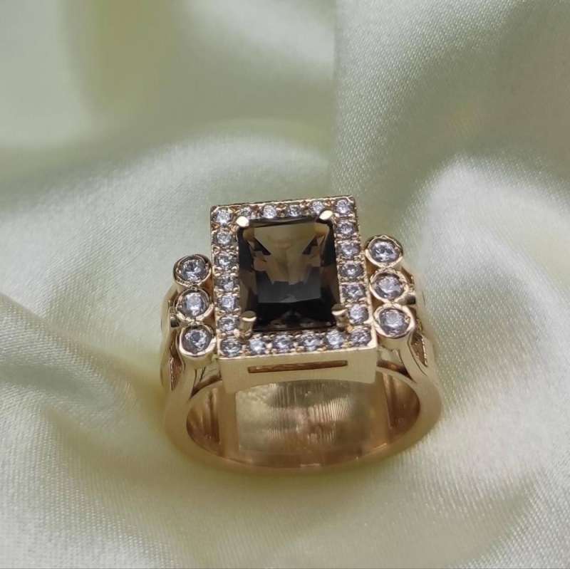 Кольцо с камнем огранки «Багет» из золота 585 пробы арт.К502 19,0